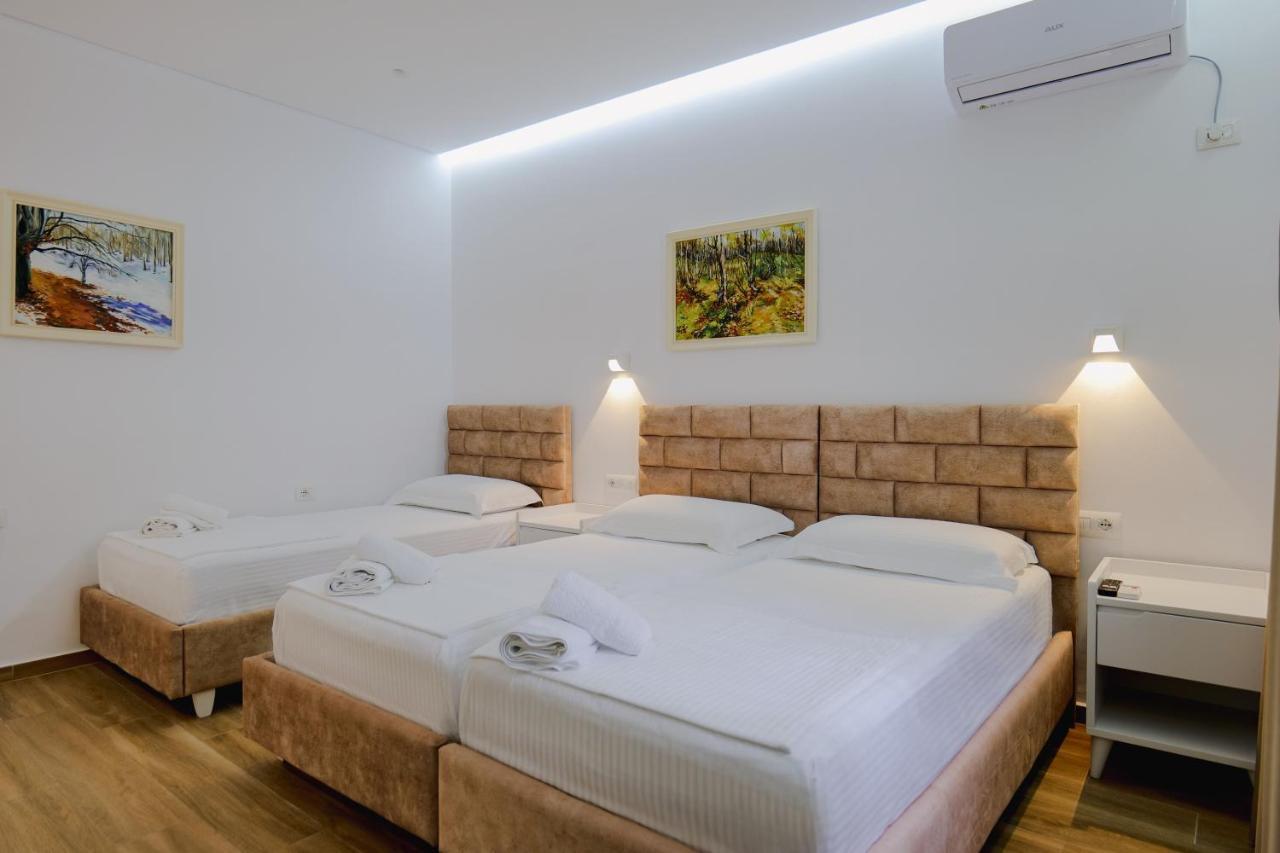 Vila Jon'A Sarande Bagian luar foto