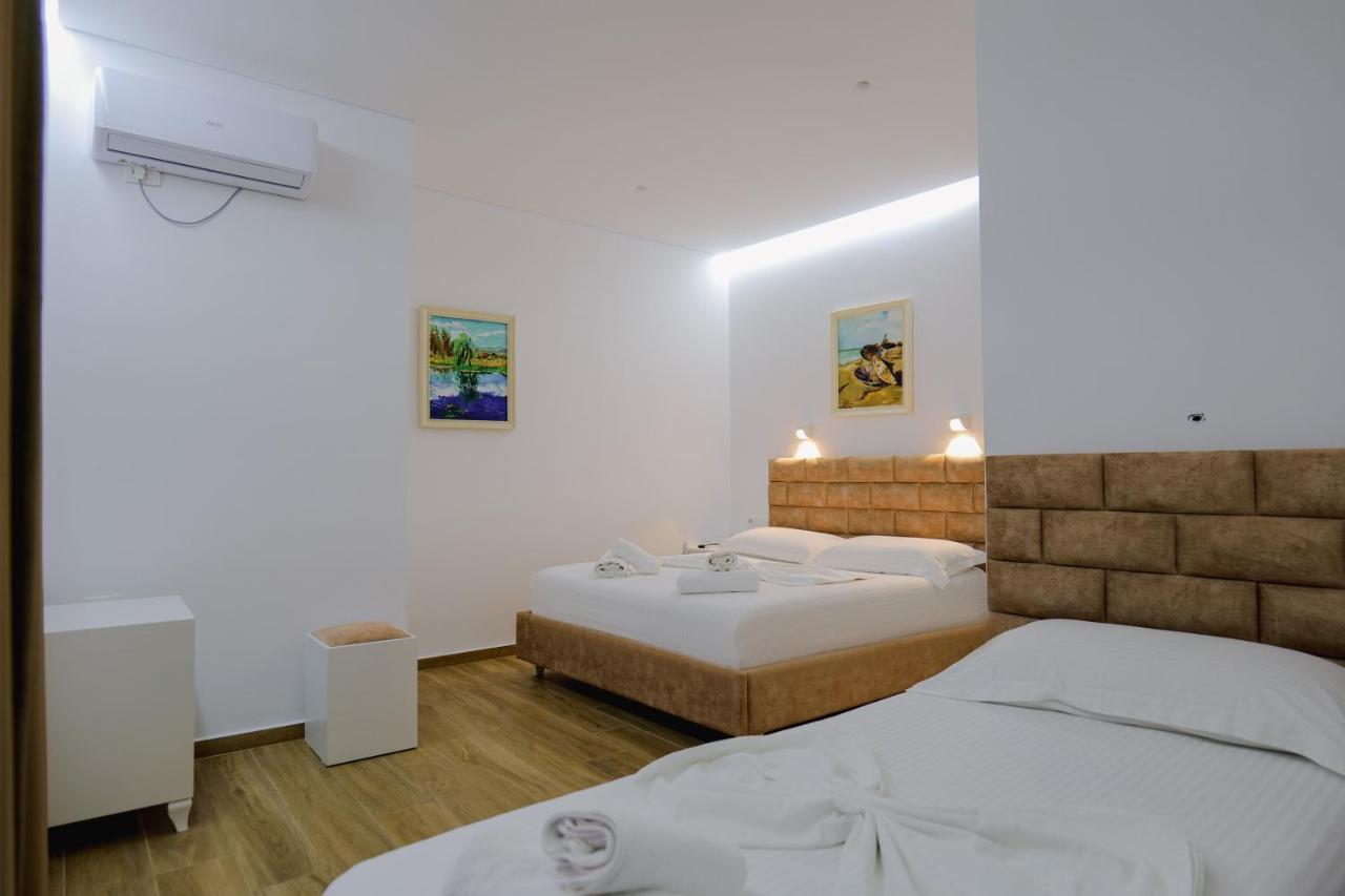 Vila Jon'A Sarande Bagian luar foto