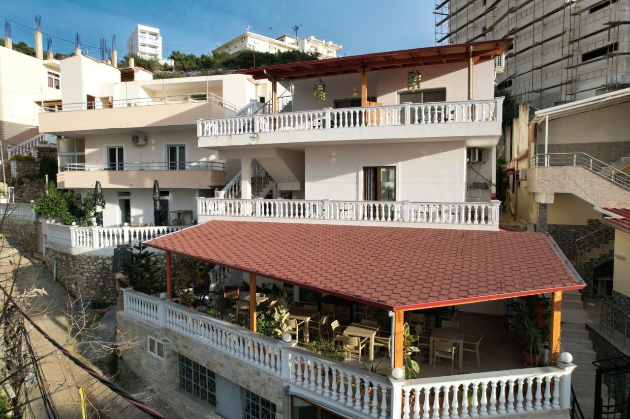 Vila Jon'A Sarande Bagian luar foto