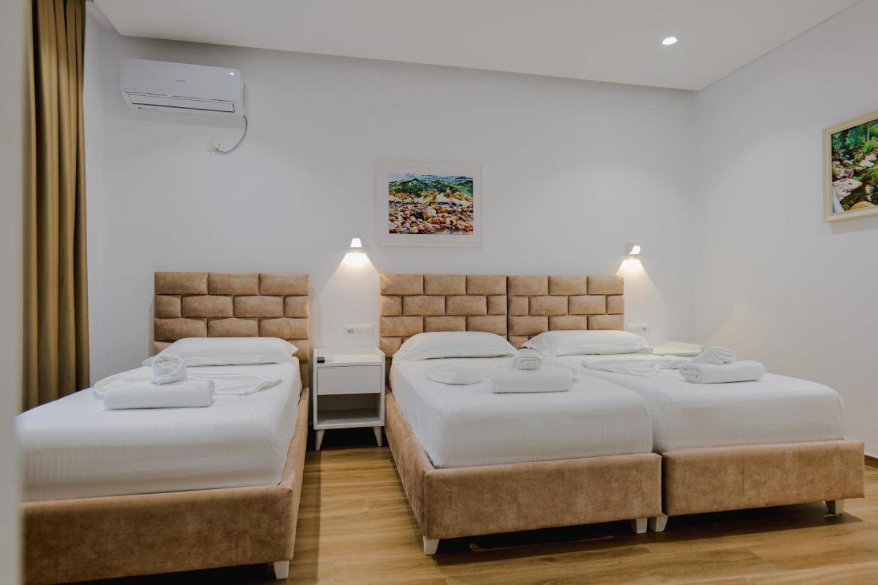 Vila Jon'A Sarande Bagian luar foto