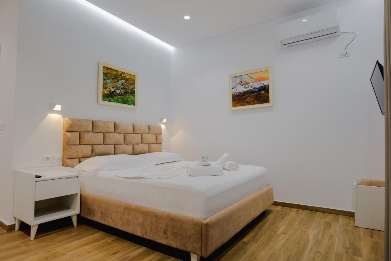 Vila Jon'A Sarande Bagian luar foto