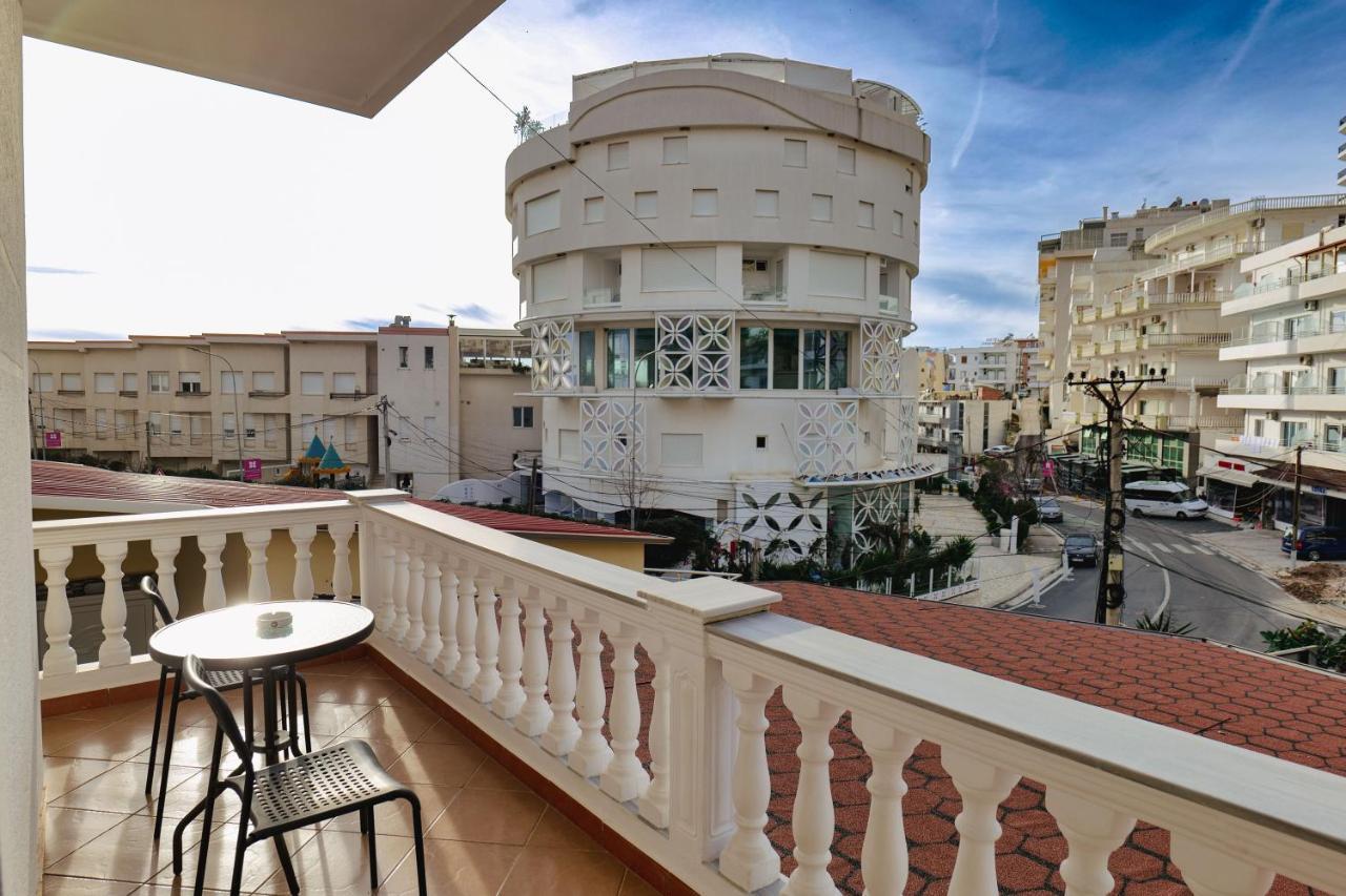 Vila Jon'A Sarande Bagian luar foto