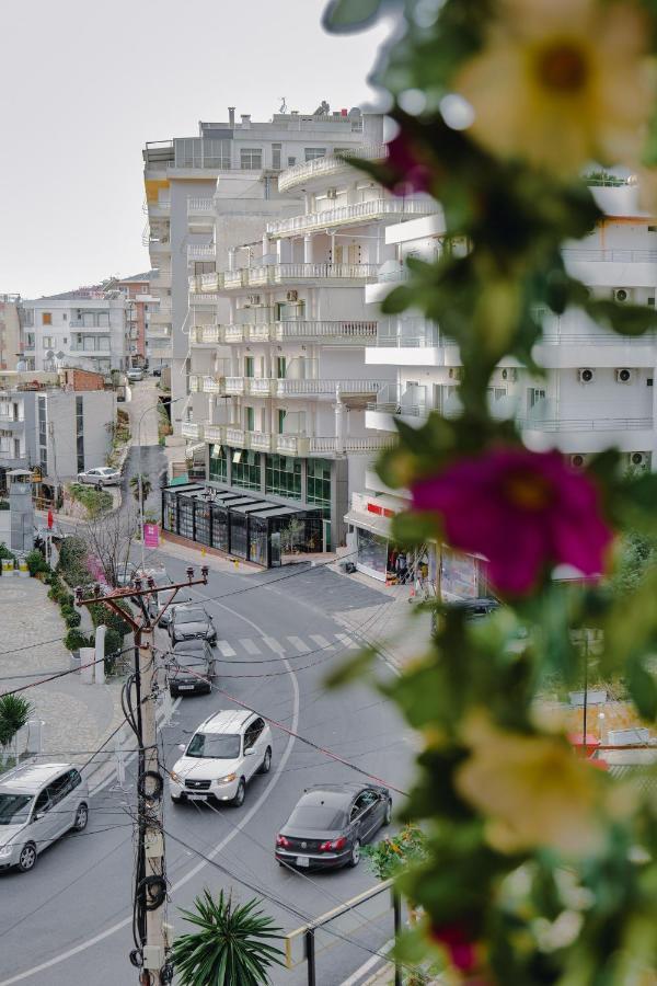 Vila Jon'A Sarande Bagian luar foto