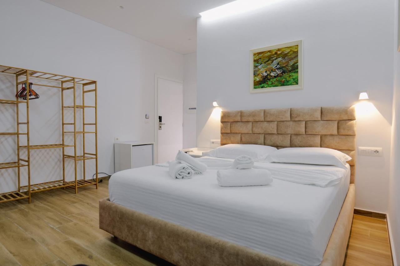Vila Jon'A Sarande Bagian luar foto