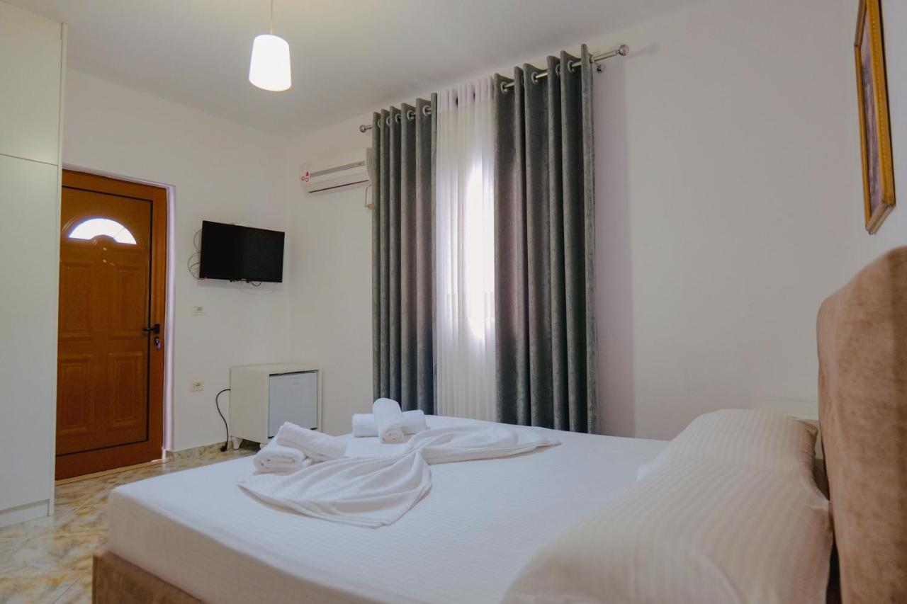 Vila Jon'A Sarande Bagian luar foto