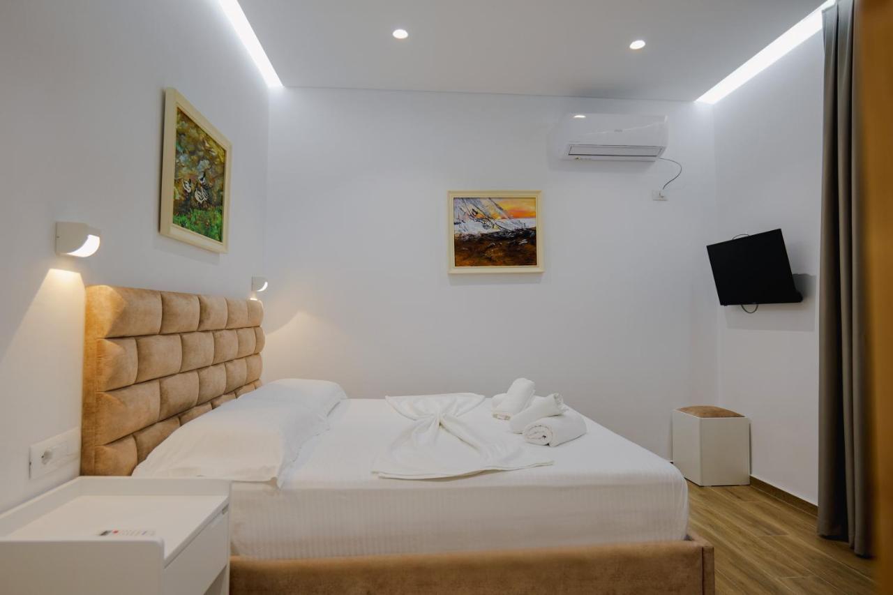 Vila Jon'A Sarande Bagian luar foto