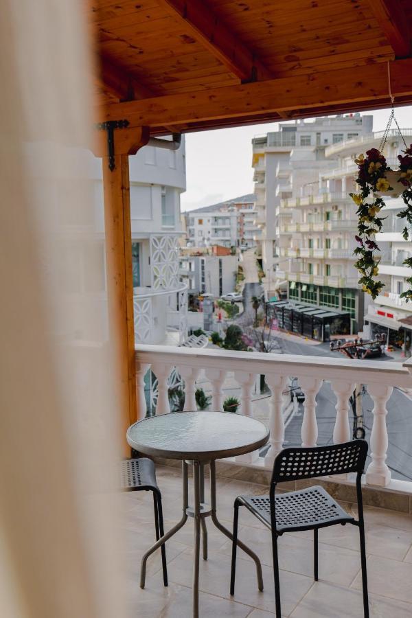 Vila Jon'A Sarande Bagian luar foto