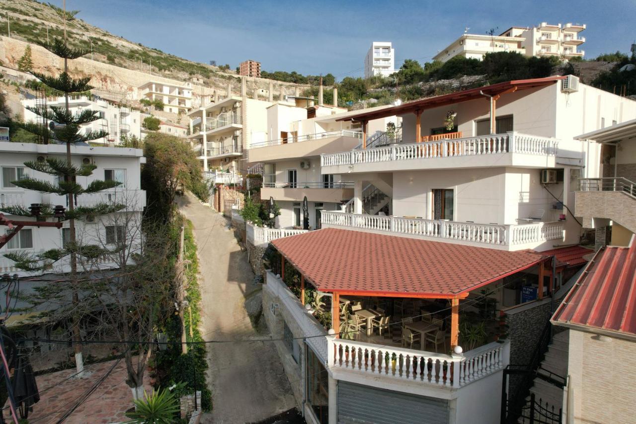 Vila Jon'A Sarande Bagian luar foto
