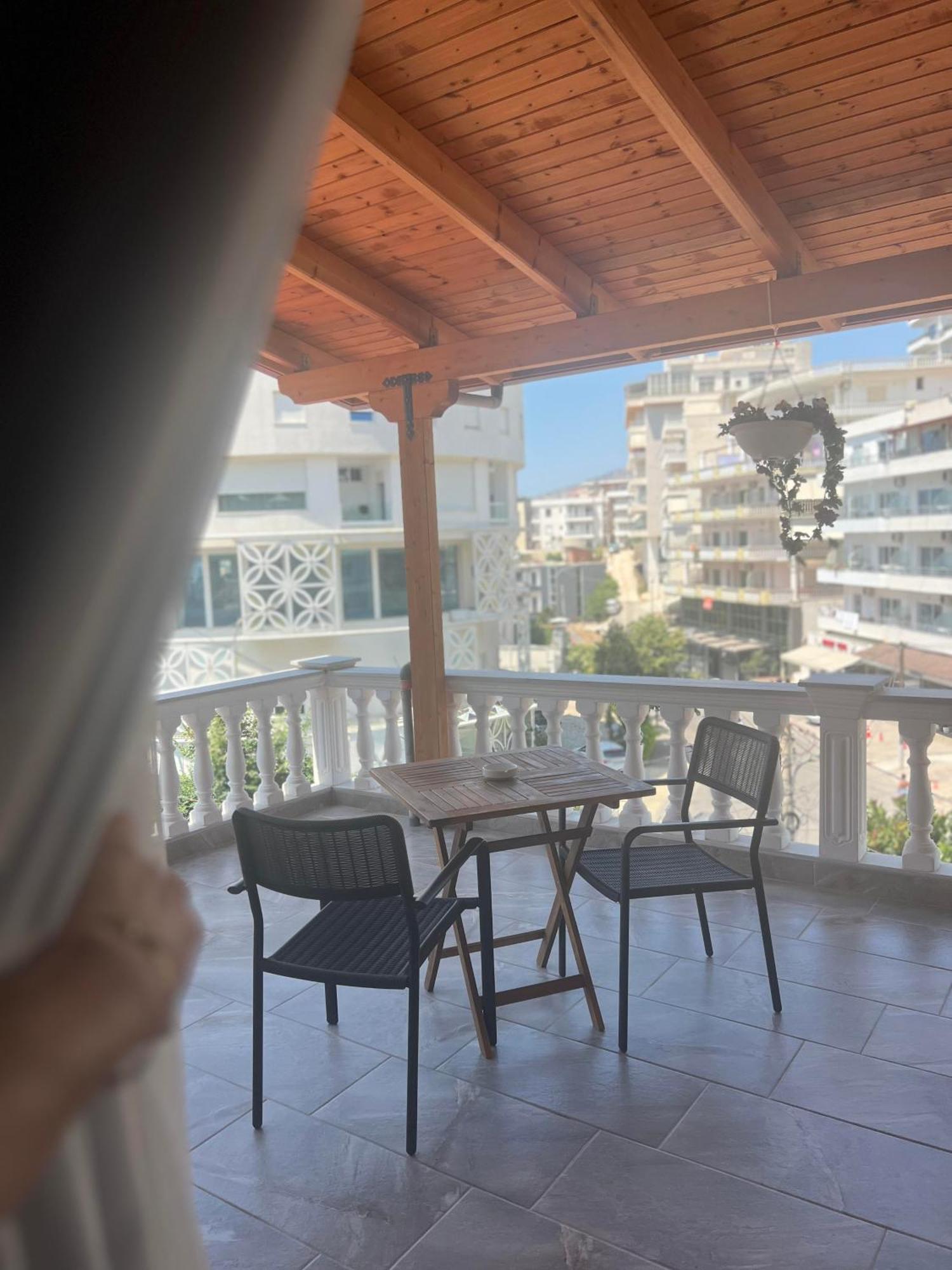 Vila Jon'A Sarande Bagian luar foto